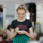 Contratto commercio CCNL: come funziona, tabelle e consigli